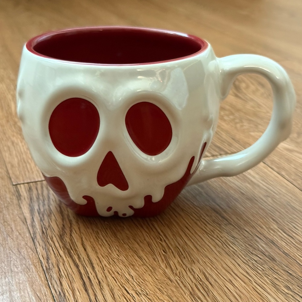 Disney Poison Apple (Snow White)